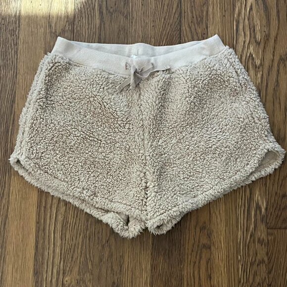 Cream Gilly Hicks By Hollister Lounge Sherpa Shorts, Medium Y2K Sleep Shorts - Picture 1 of 5
